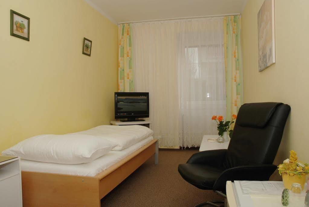 Penzion Duo Hotel Mladá Boleslav Buitenkant foto